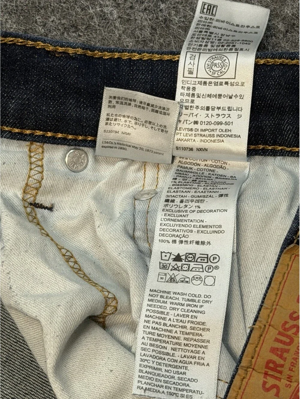 Levis 541 Athletic Taper Jeans Mens 44x30 Dark Wash Blue Denim Stretch